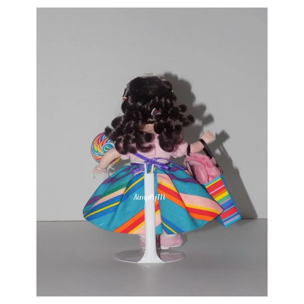 Madame Alexander Dylan’s Candy Bar The Wizard of Oz Doll - Picture 5 of 9